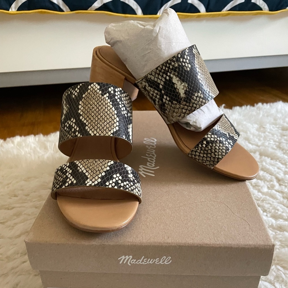 New with box- Madewell snake skin sandals